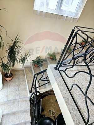 Casă / Vilă cu 5 camere de vânzare - imagine 16