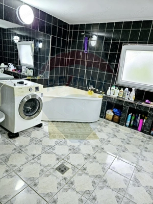 Casă / Vilă cu 5 camere de vânzare - imagine 15