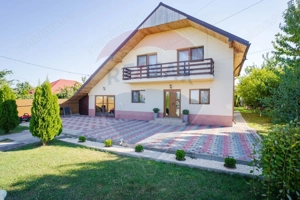 Casă / Vilă cu 5 camere de vânzare în zona Central