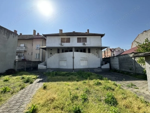 Casa S+P+2E - (posibilitate apartamentare) zona central - imagine 2