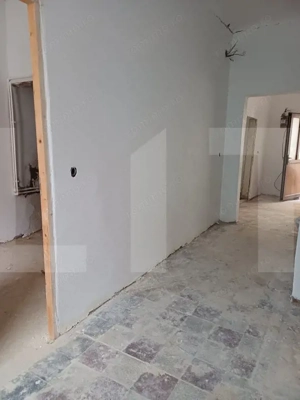 Casa de vanzare cu  2 camere ,Curtea41 - Tg Secuiesc, zona centrale - imagine 3