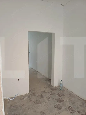 Casa de vanzare cu  2 camere ,Curtea41 - Tg Secuiesc, zona centrale - imagine 5