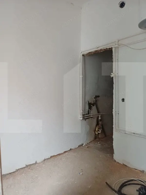 Casa de vanzare cu  2 camere ,Curtea41 - Tg Secuiesc, zona centrale - imagine 4