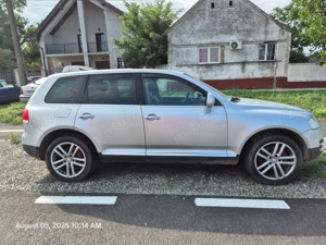 Autoturism Volkswagen Touareg, an 2004 - imagine 3 Autoturism Volkswagen Touareg, an 2004 - imagine 3