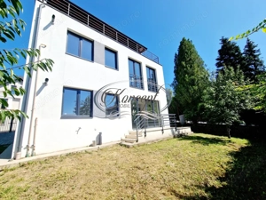 Sediu profesional sau locuinta, cu terasa panoramica in Gruia