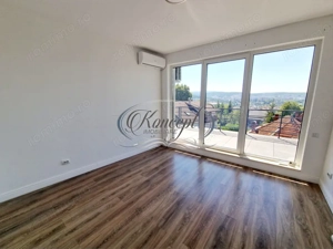 Apartament la vila, cu panorama deosebita - imagine 8