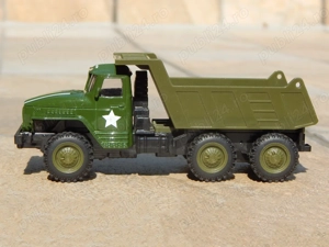 Macheta basculanta camion rusesc Ural 4320 scara 1:50 - imagine 3
