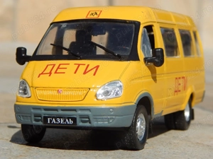 Macheta microbuz scolar GAZ 322121 GAZelle De Agostini Rusia 1:43