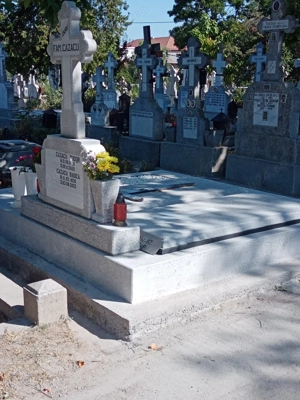 4500 eur - CIMITIRUL GHENCEA CIVIL (ACCU) ,1 loc veci (3X1 ml) -cedez contract concesiune   - imagine 4