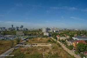 Apusul de la ultimul etaj din Cortina North | 3 camere | 76.7 mp - imagine 5