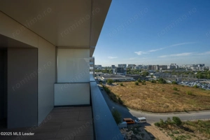 Apusul de la ultimul etaj din Cortina North | 3 camere | 76.7 mp - imagine 16