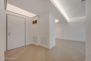 Apusul de la ultimul etaj din Cortina North | 3 camere | 76.7 mp - imagine 10