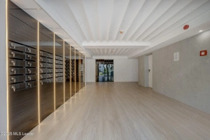 Apusul de la ultimul etaj din Cortina North | 3 camere | 76.7 mp - imagine 18