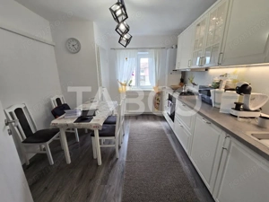 Apartament decomandat 3 camere 2 bai balcon pivnita Strand Sibiu - imagine 5