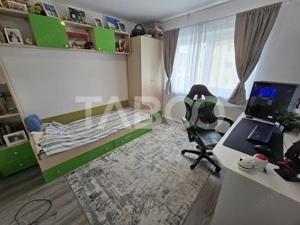 Apartament decomandat 3 camere 2 bai balcon pivnita Strand Sibiu - imagine 16