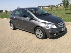 Mercedes-Benz B 180 BlueEFFICIENCY - imagine 3 Mercedes-Benz B 180 BlueEFFICIENCY - imagine 3