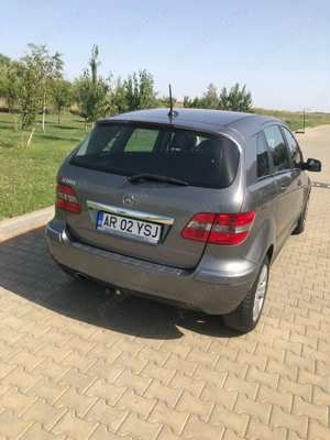 Mercedes-Benz B 180 BlueEFFICIENCY - imagine 4 Mercedes-Benz B 180 BlueEFFICIENCY - imagine 4