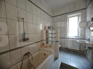 Vand casa ultracentral pretabil clinica privata, cabinete avocatura, etc - imagine 3