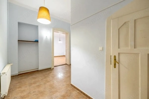 Spatiu pentru birouri,pozitionat pe Bld. Revolutiei,etajul 1 - imagine 11