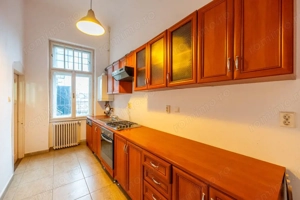 Spatiu pentru birouri,pozitionat pe Bld. Revolutiei,etajul 1 - imagine 10