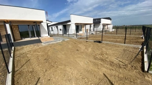 Comision 0%. Duplex pe parter.  Panouri solare.  328 mp teren.  La cheie. - imagine 9 Comision 0%. Duplex pe parter.  Panouri solare.  328 mp teren.  La cheie. - imagine 9