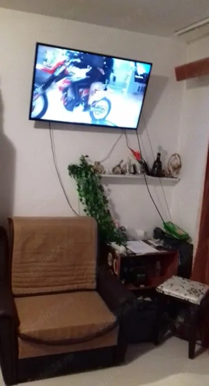 Primesc în gazdă domnișoară sau doamnă, zona coresi, sunt două camere. - imagine 8