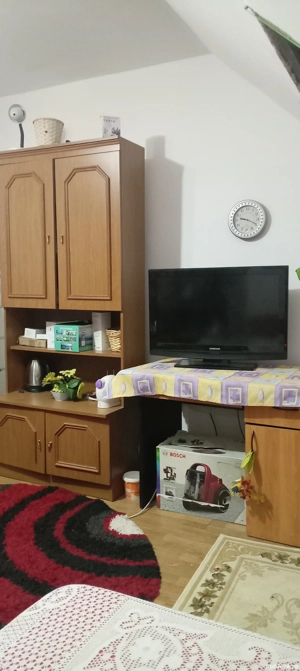 închiriez o camera la o femeie pe termen lung  - imagine 2 închiriez o camera la o femeie pe termen lung  - imagine 2