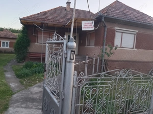 Casa si teren de vanzare