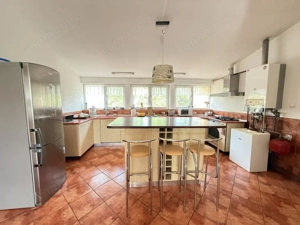 Apartament spatios, 3 camere, 100 mp – Zona Balcescu