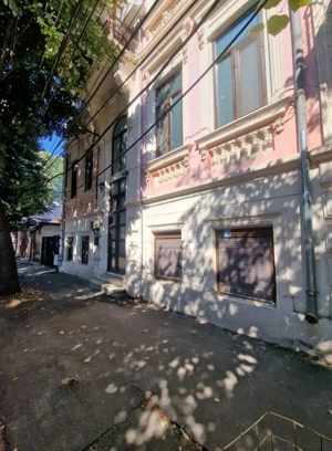 Spațiu Ultracentral de 100mp   Ideal Cabinete, Birouri, Salon, Clinică