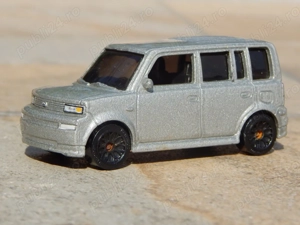 Macheta Toyota Scion XB scara 1:60 Matchbox 2004