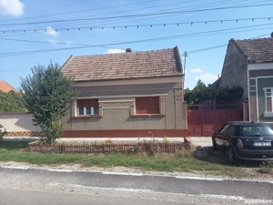 Casă de vânzare în centrul localității  Tamaseu (județul Bihor), aproape de Oradea!
