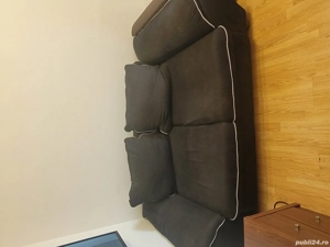 canapea de doua locuri extensibila bună de dormit  micuța și cocheta 