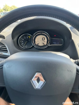 vand Megan 3, an 2013, benzina - imagine 4