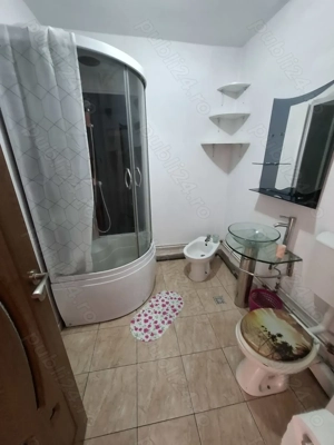 Închiriez Apartament 4 camere ,bucătărie, baie, etaj intermediar  - imagine 2