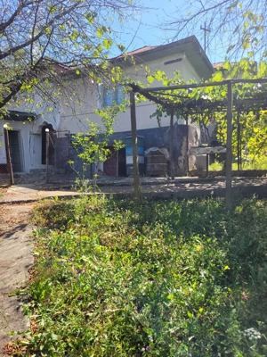Casa bătrânească cu teren  - imagine 7