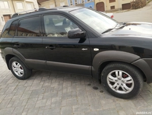 Hyundai  TUCSON 4x4 la buton vand sau schimb - imagine 4 Hyundai  TUCSON 4x4 la buton vand sau schimb - imagine 4