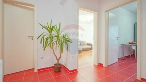 Apartament spațios cu grădină, vedere la munte și potențial comercial - imagine 8