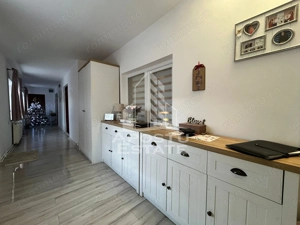 Casa cu 3 camere, renovata, 270mp teren, acces auto, zona Sagului - imagine 11