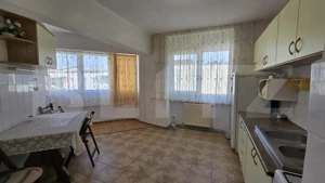 Apartament de vanzare, cu 3 camere, 95 mp, zona Micro 16 - imagine 9