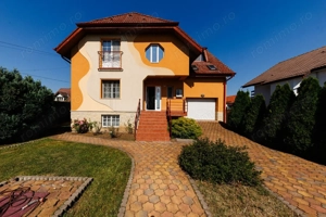 Vilă cu spatii largi, curte generoasă, locație excelentă