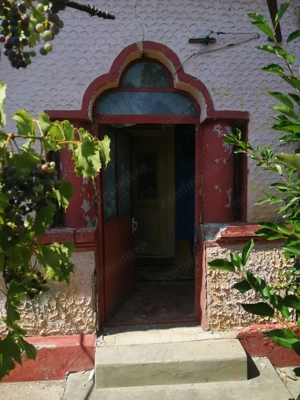 Teren intravilan de vanzare  pe care se afla o casa batraneasca  - imagine 10