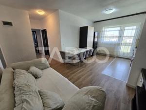Apartament decomandat cu 3 camere balcon parcare Selimbar Sibiu - imagine 3