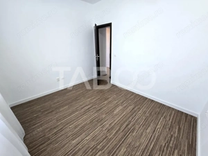Apartament decomandat cu 3 camere balcon parcare Selimbar Sibiu - imagine 6