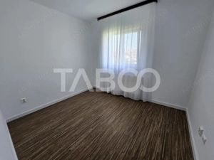 Apartament decomandat cu 3 camere balcon parcare Selimbar Sibiu - imagine 13