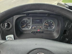 Mercedes atego 7.5t rosu euro5 2013 - imagine 8