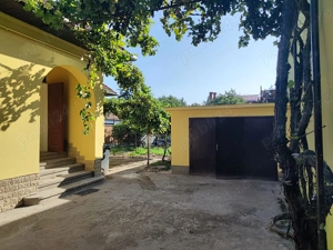 Brasov - casa, garaj, curte si gradina.