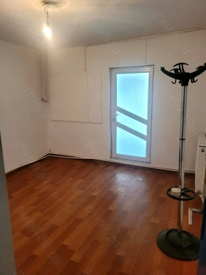 DE INCHIRIAT spatiu comercial zona centrala 57mp  - imagine 9