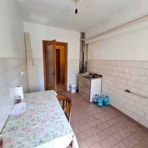 Apartament 3 camere, ultracentral, Focșani, etaj 1 - imagine 3