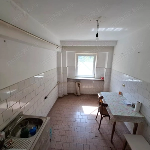 Apartament 3 camere, ultracentral, Focșani, etaj 1 - imagine 4